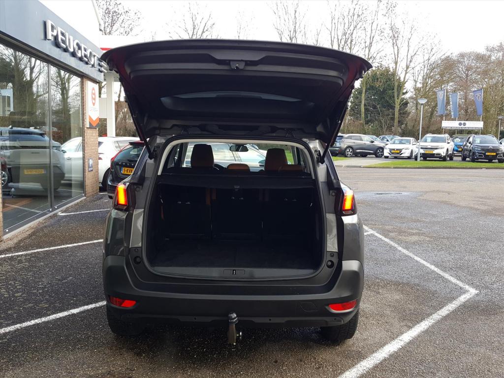 Peugeot 5008 blue l. executive 1.2pt-130pk (vol)automaat(eat8) 7-pers. | vo