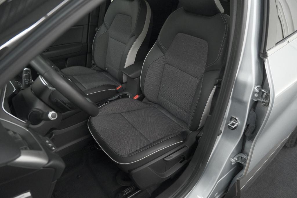 Renault Captur mild hybrid 140 intens | trekhaak | camera | apple carplay |