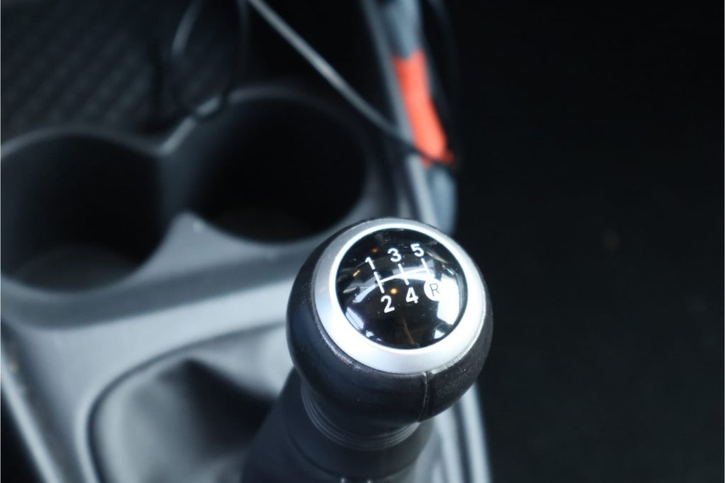 Toyota Aygo x 1.0 vvt-i mt play i achteruitrij camera i acc i airco i apple
