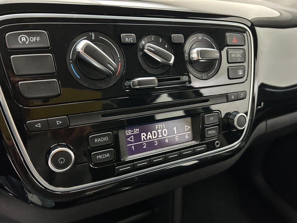 Volkswagen UP! occasion 1.0 high up! bluemotion | zwart | airco | aux | twe