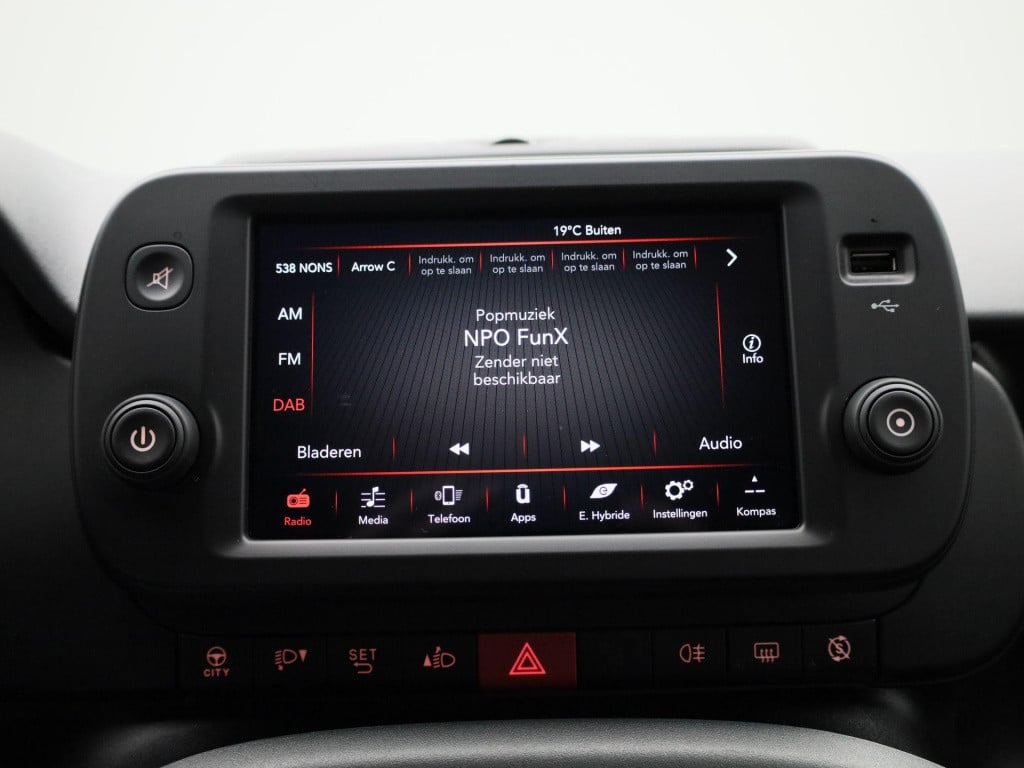 Fiat Panda 1.0 hybrid city life | bluetooth | apple carplay | airco | dab