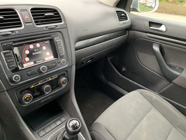 Volkswagen Golf 1.2 tsi - v e r k o c h t