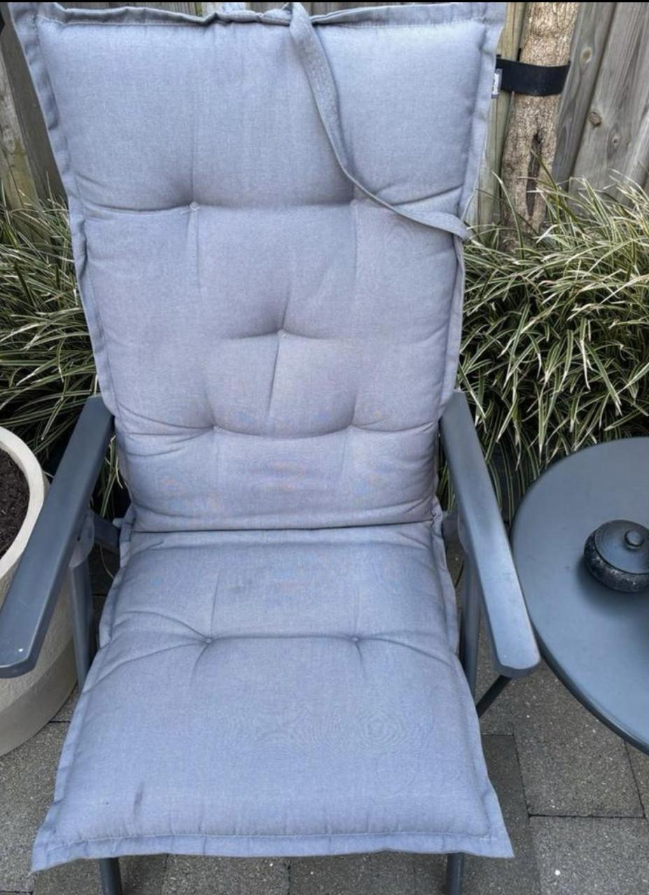 Hartman tuinkussens hoge rug en v krukje grijs