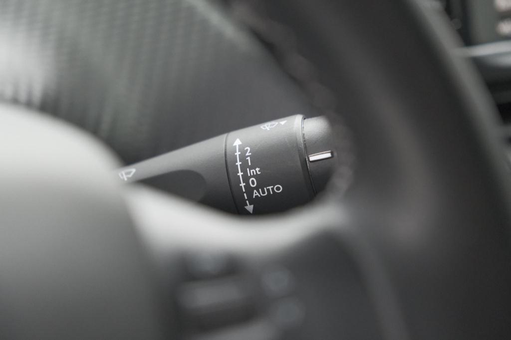 Peugeot 2008 puretech 110 allure | unieke kleur! | trekhaak | camera | appl