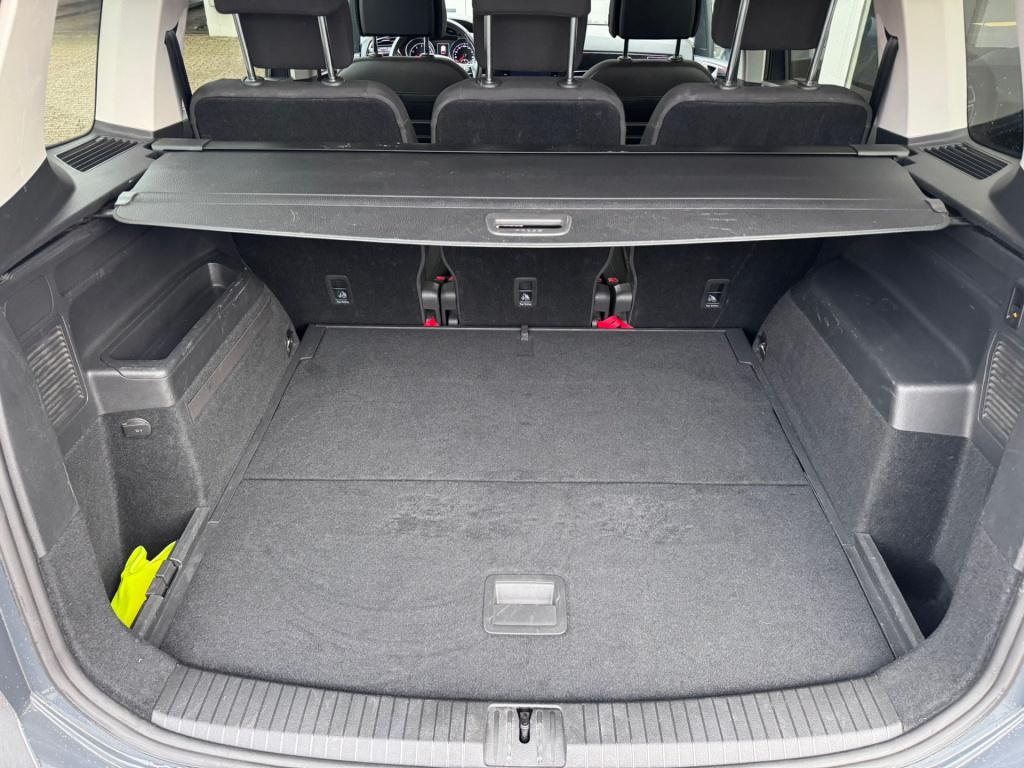 Volkswagen Touran 1.5 tsi highline