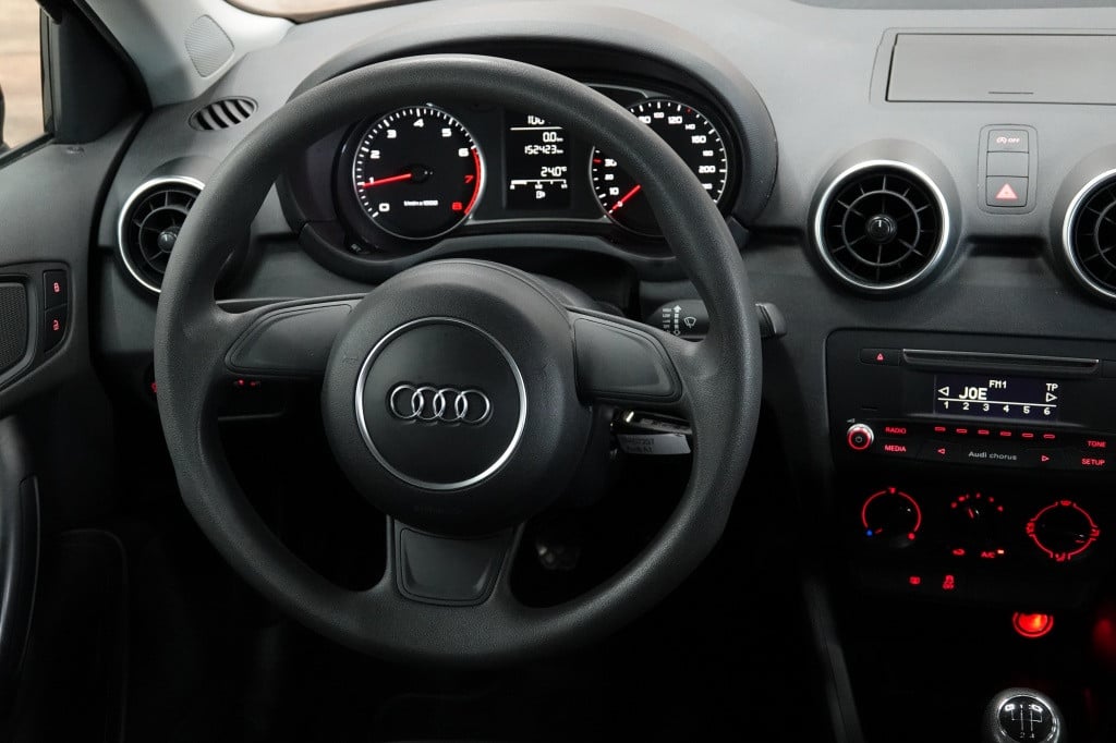Audi A1 Sportback 1.0 tfsi | airco | pdc | 17" |