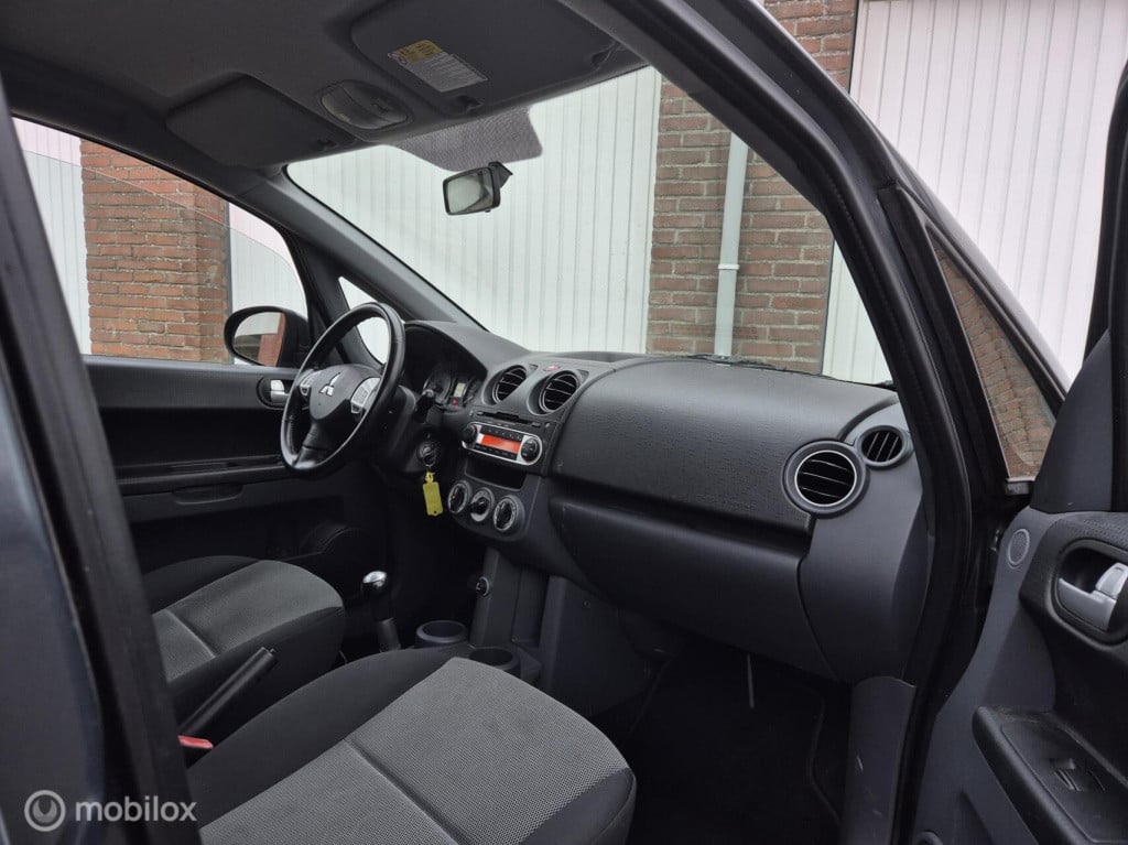 Mitsubishi Colt 1.3 invite / origineel nederlands / airco / cruisecontrol