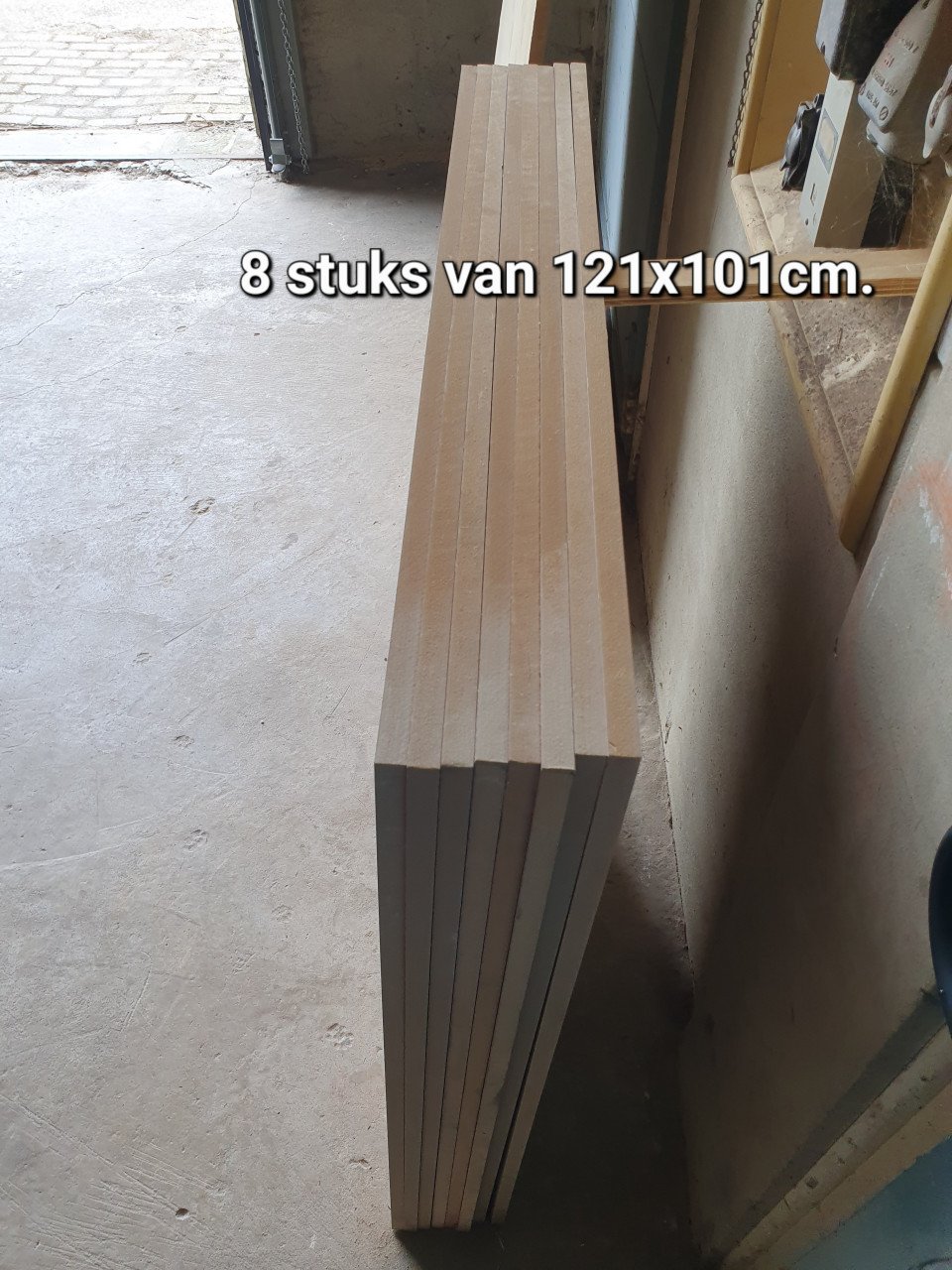 9 houten MDF platen totaal 13,5m2