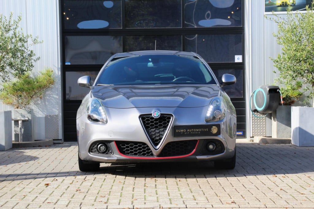 Alfa Romeo Giulietta 1.4 turbo multiair veloce tct - navi - cruise - uconne