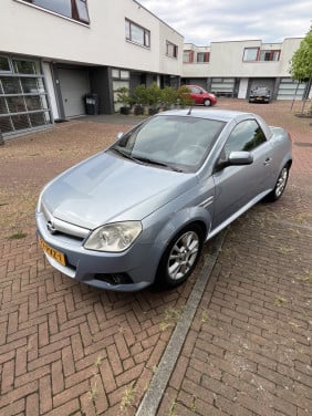 Opel Tigra TwinTop (1.4 16V Sport)