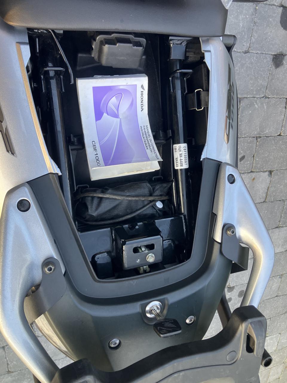 Honda CBF1000A 2008 slechts 21.390 km topkoffer recent geserviced 100% goed