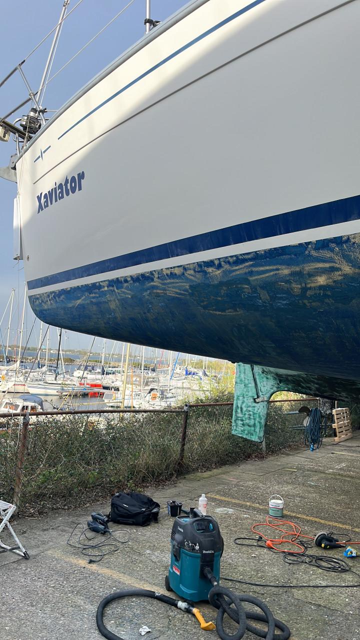 Bootonderhoud Zeeland: Antifouling, Krabben & Schuren op locatie!