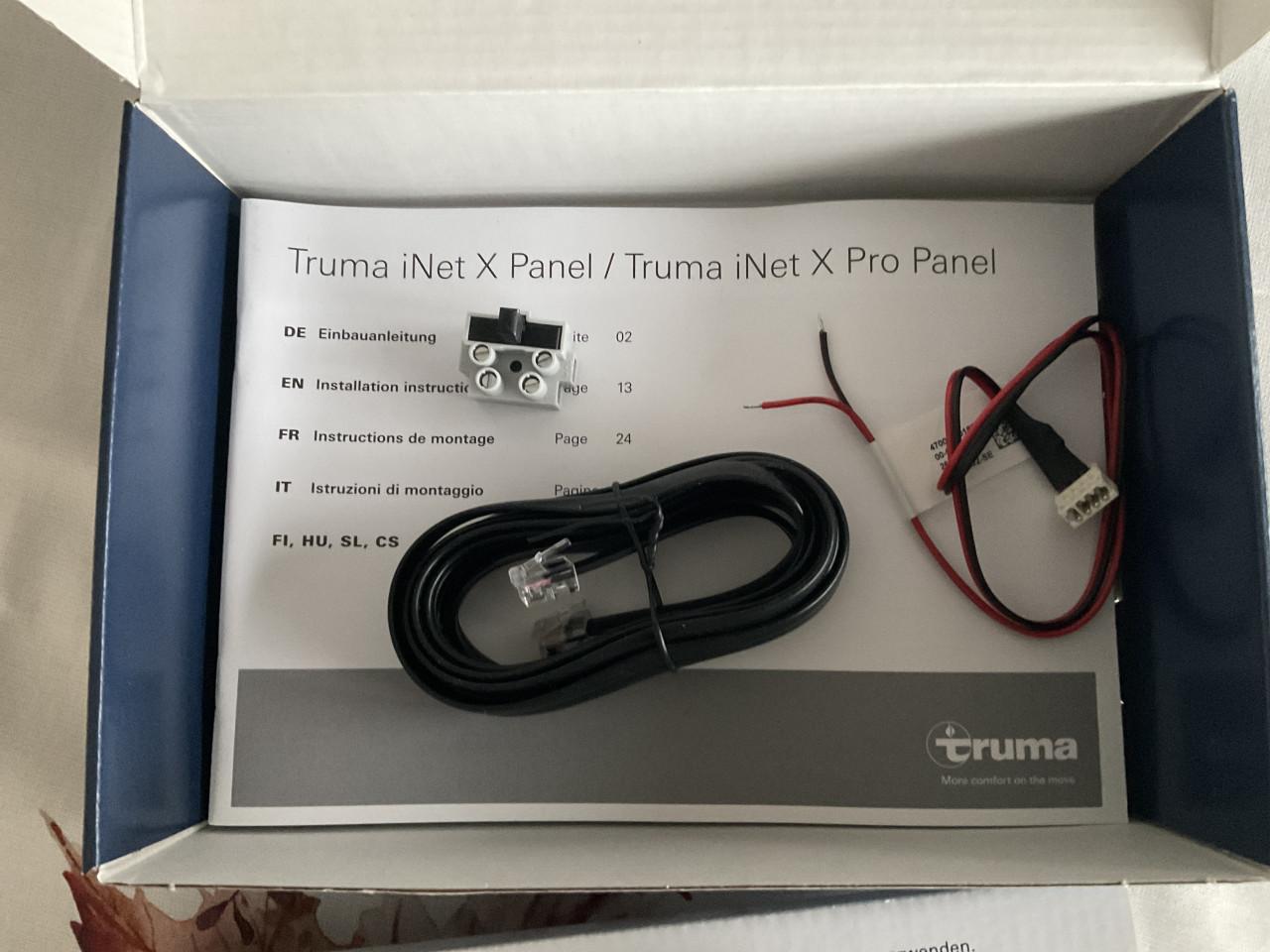 Truma iNet kastje met kleuren scherm