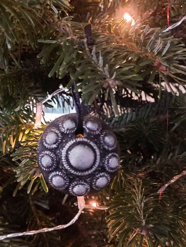 Hang Zeeuws knopje voor in de Kerstboom