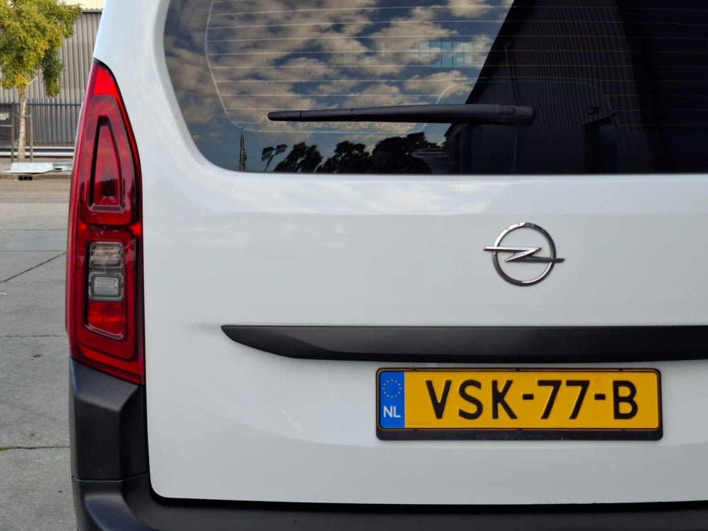Opel Combo 1.5d l1h1 edition airco / cruise controle / navi / euro 6