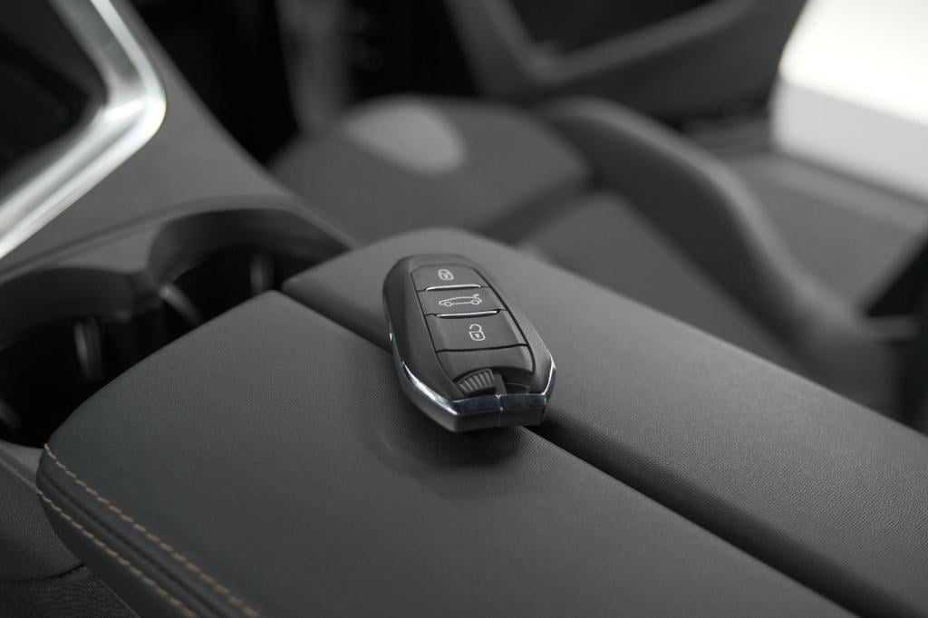 Peugeot 3008 1.2 hybrid 136 gt | 360 camera | adaptieve cruise control | el