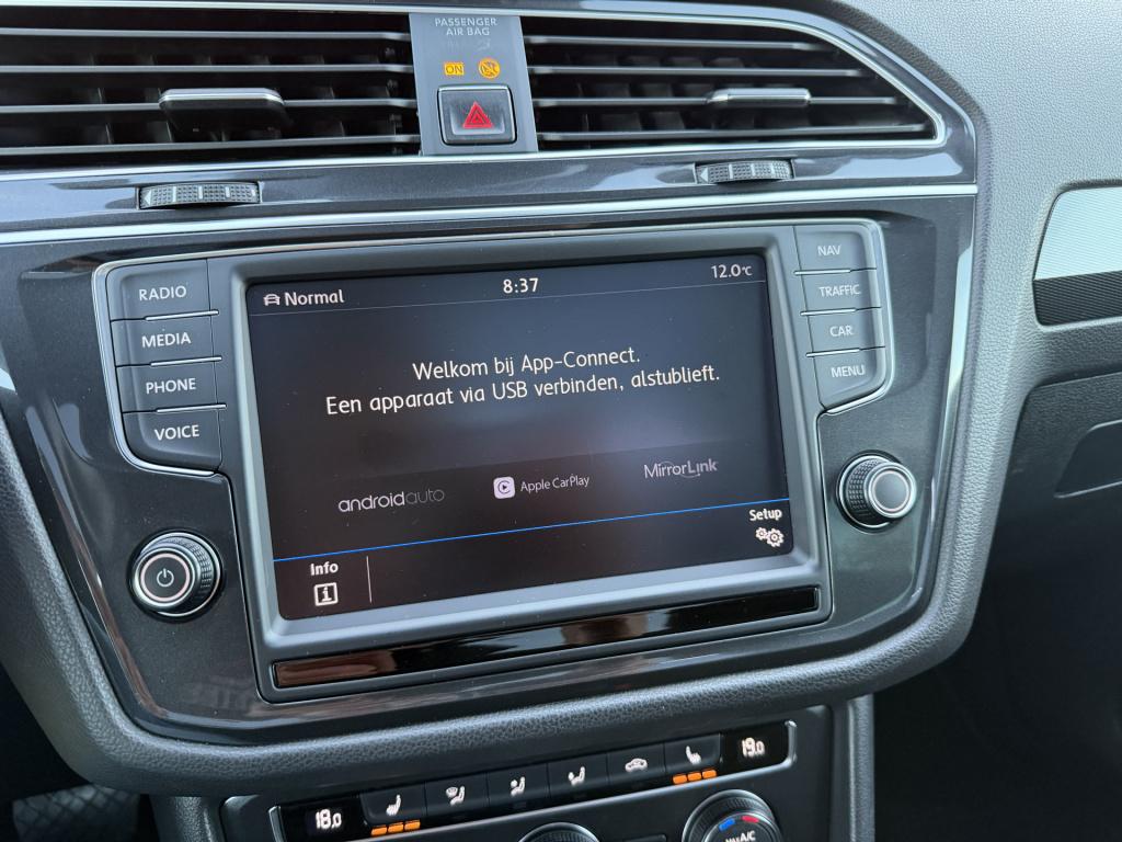 Volkswagen Tiguan 2.0 tsi 4motion highline | pano | acc | carplay | rijklaa