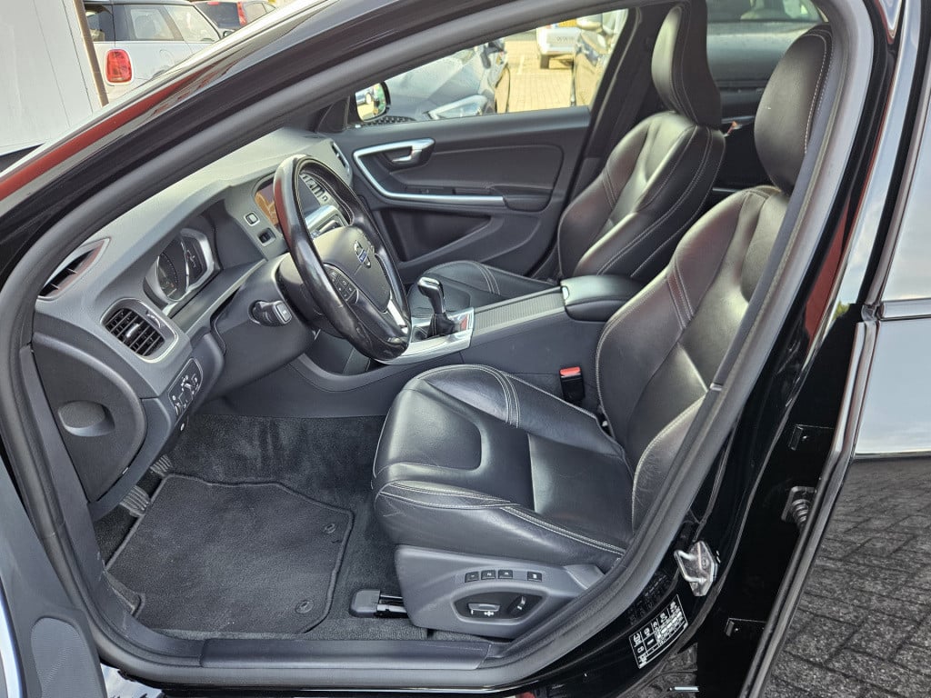 Volvo V60 2.0 t4 r-design | full option | stoel/stuur verw.