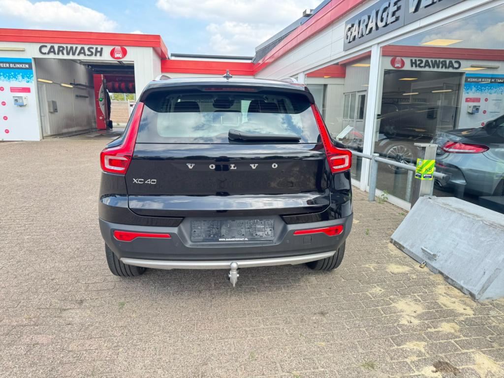 Volvo XC40 1.5 t5 twin engine momentum pro