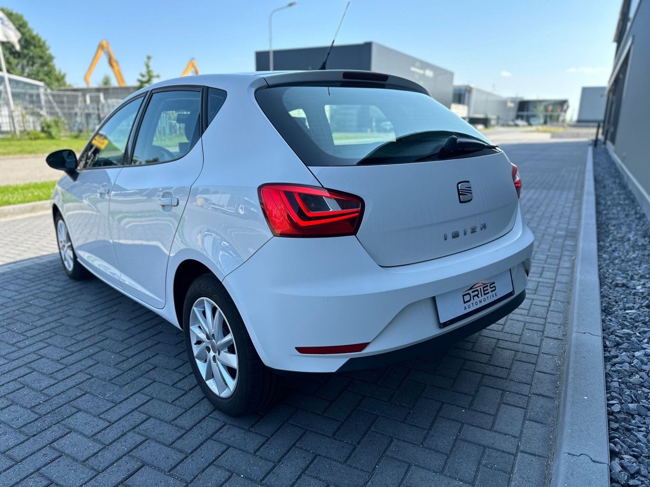 Seat Ibiza 1.2 TSI Style Xenon l Stoelverwarming l Navigatie