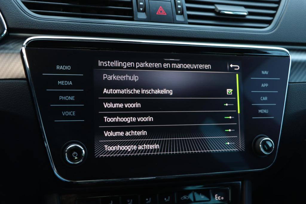 Skoda Superb combi 1.4 tsi iv sportline business 218pk dsg6 | soh 97,2% |