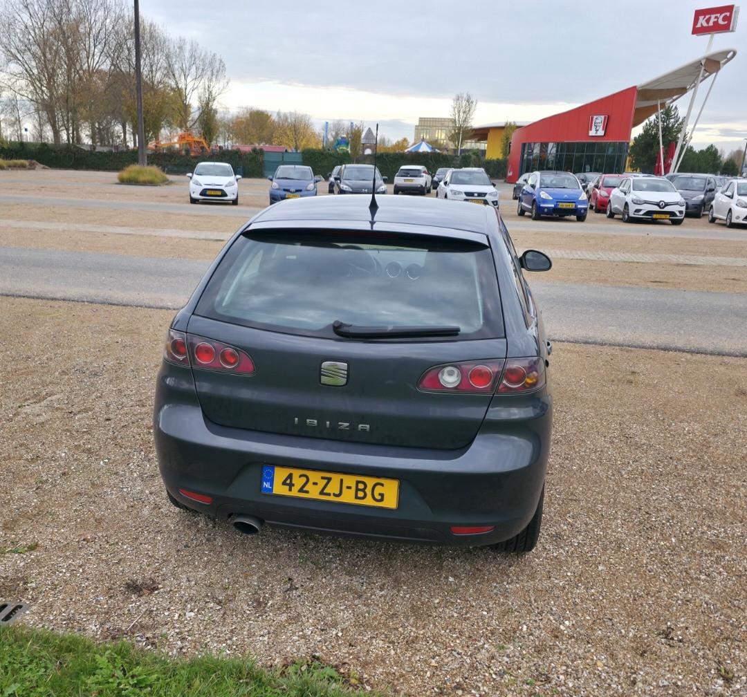 Seat Ibiza 5 deurs, airco, cruise, nieuwe accu