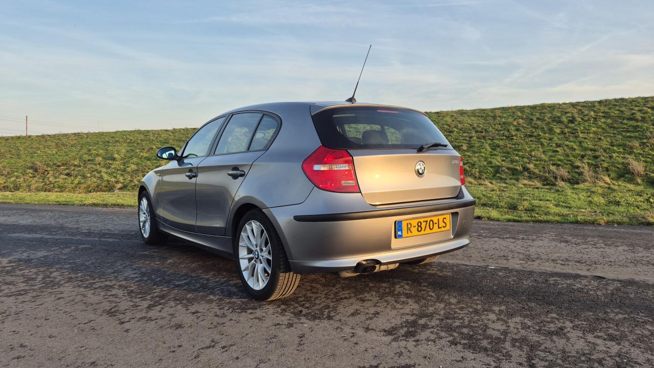 BMW 1-Serie E87 2.0 118I 5DR 2008 Grijs [APK + GROTE BEURT]