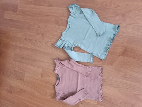 2 t shirts sweet petit