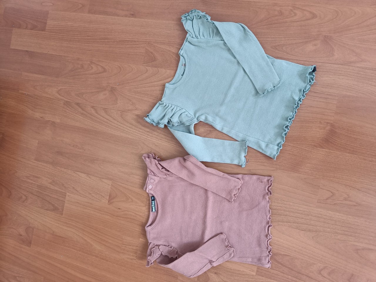 2 t shirts sweet petit