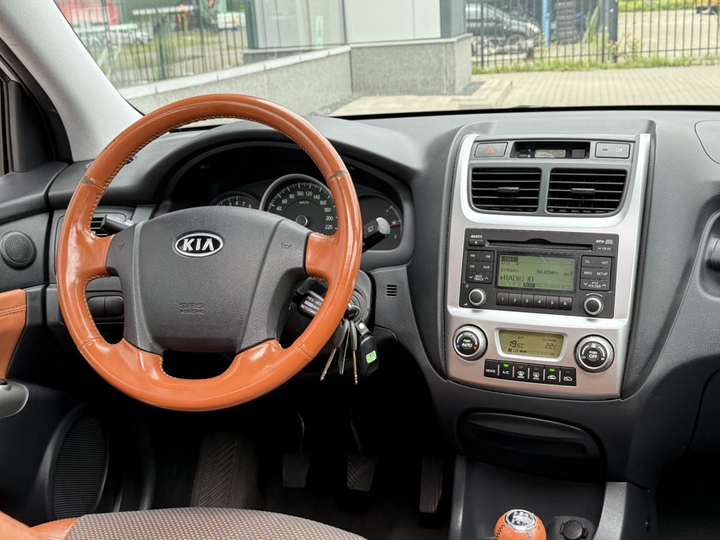 Kia Sportage 2.0 cvvt fifteen | stoelverwarming | schuif/kantel dak | leder