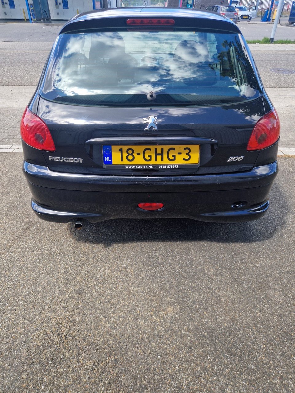 Te koop zeer nette en goed onderhouden Peugeot 206 1.4 met Nieuwe APK!