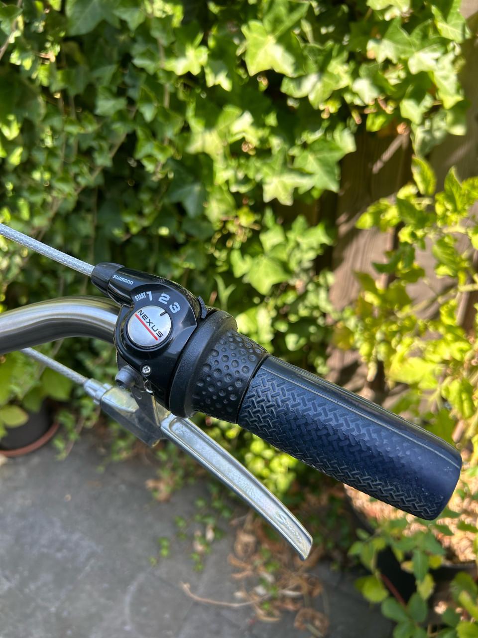 Cortina u4 transportfiets met krat en tasdrager