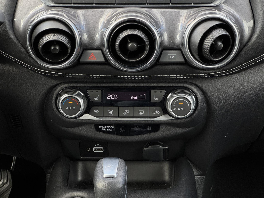 Nissan Juke 1.6 hybrid tekna full options!