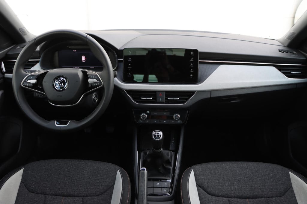 Skoda Scala 1.0 tsi business edition - travel assist