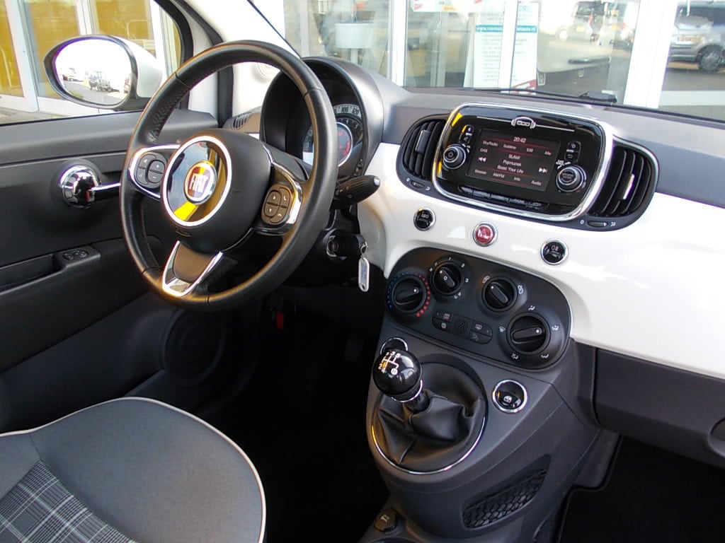 Fiat 500 0.9 twin-air lounge 80pk airco, pano.dak pdc