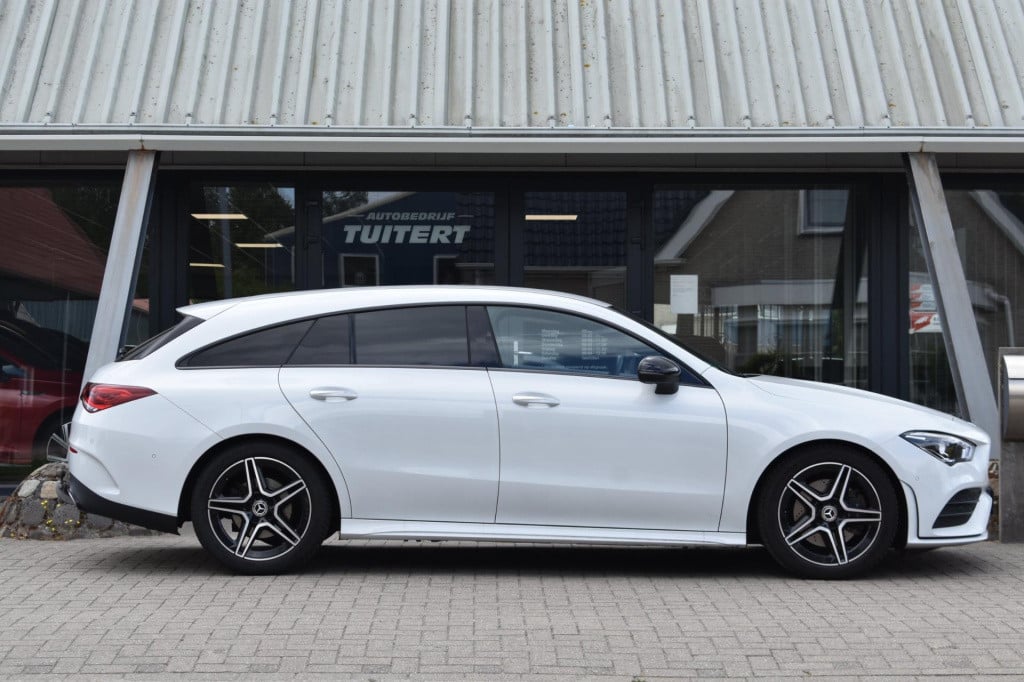 Mercedes-Benz Cla shooting brake 200 amg night | sfeerverlichting | trekhaa