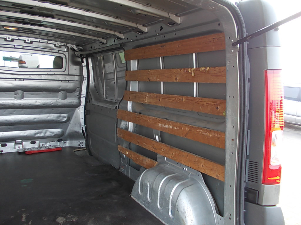 Opel Vivaro 2.0 cdti l2h1 airco, trekhaak 163000 km!!