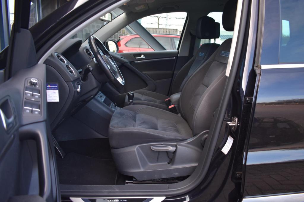 Volkswagen Tiguan 1.4 tsi r-line lm | trekhaak | xenon | led | stoelverwarm