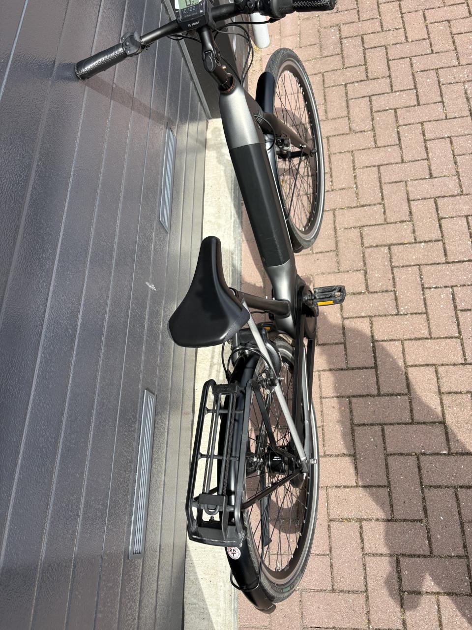 Gazelle ultimate c8+. Elektrische damesfiets bosch middenmoter
