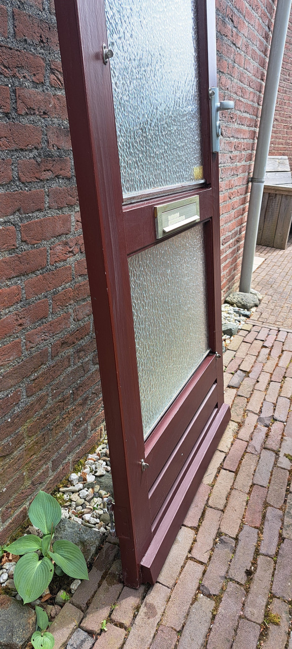 Buitendeur compleet met hang en sluitwerk