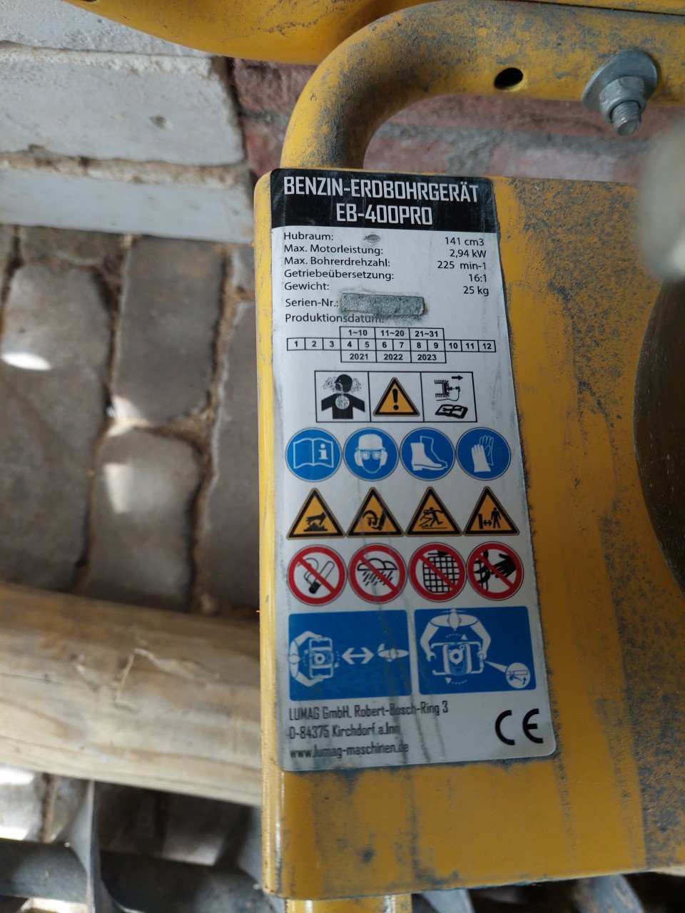 Benzine grondboor