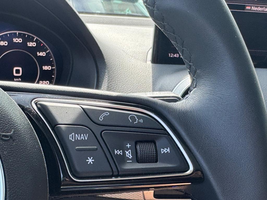 Audi Q2 35 tfsi * panoramadak * virtual cockpit * keyless * leder