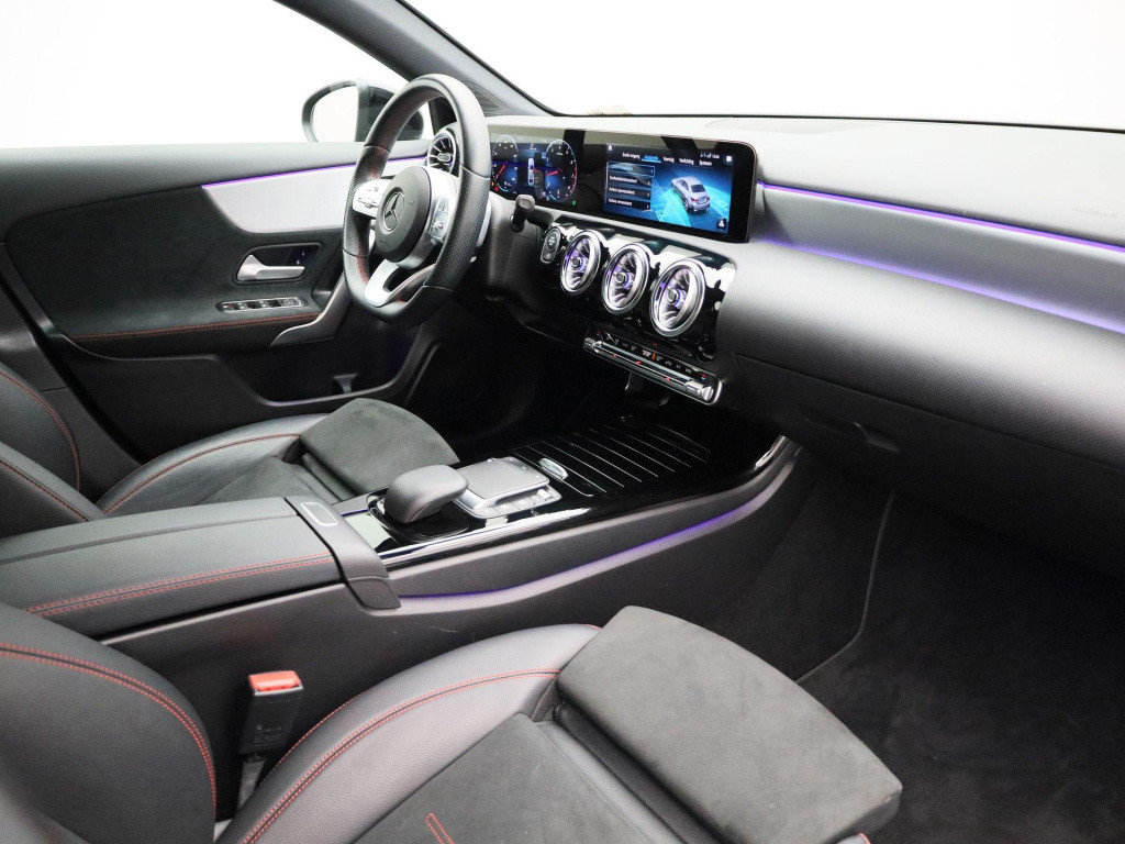 Mercedes-Benz A-Klasse 180 business solution amg | automaat | lmv | sfeer v