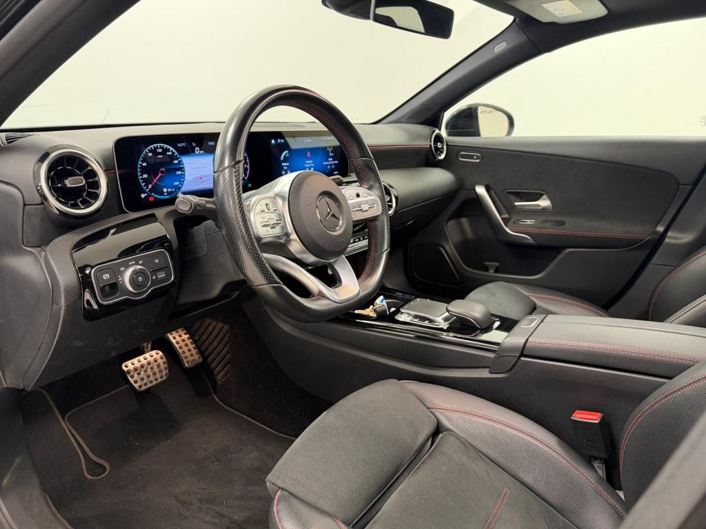 Mercedes-Benz A-Klasse 180 amg line night | panoramadak | widescreen | came
