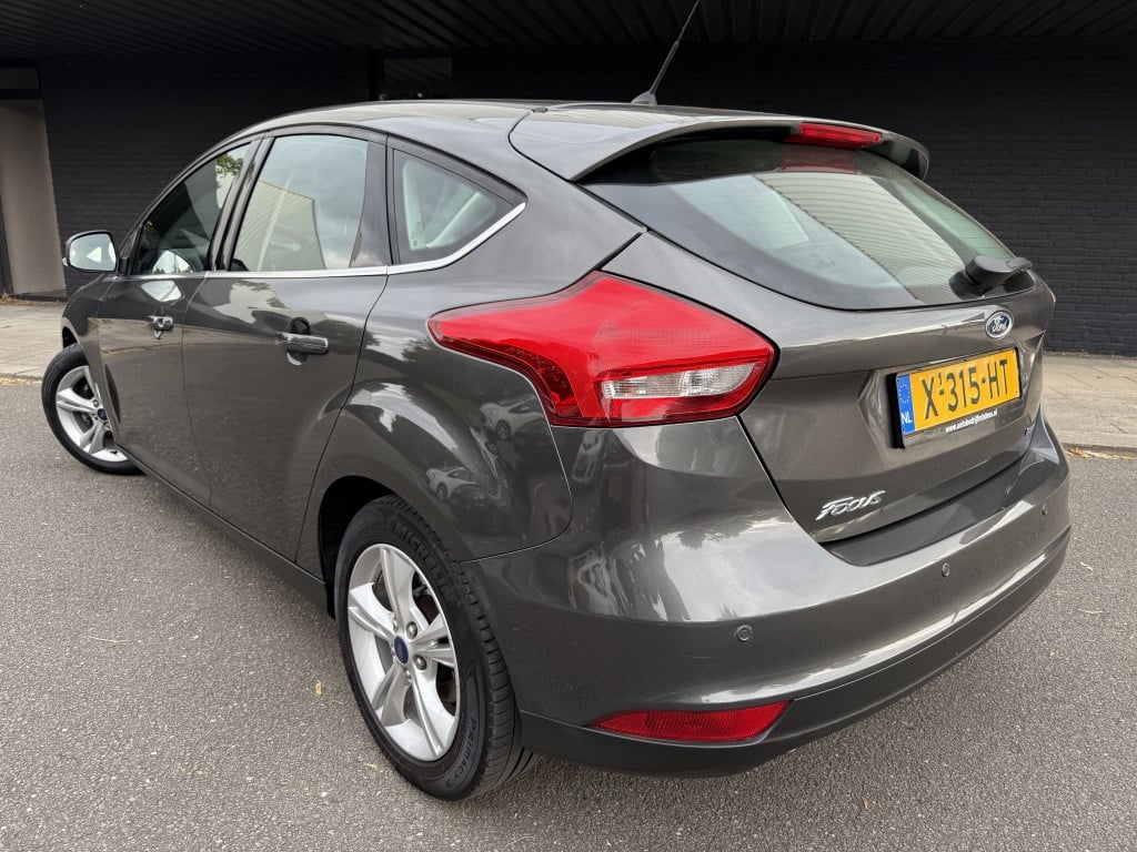 Ford Focus 1.0 titanium edition // nieuwe distributie + grote beurt //