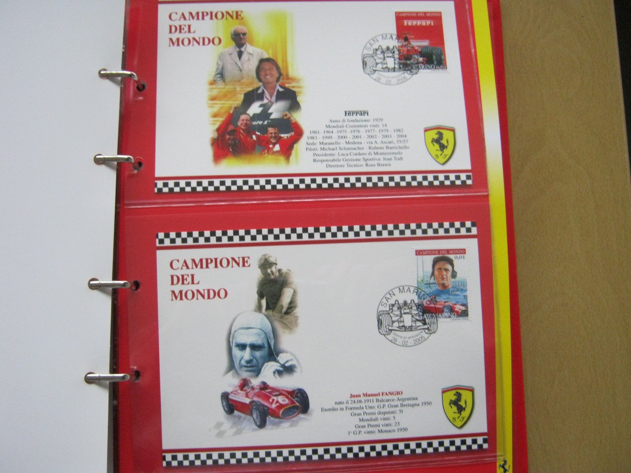 6 boeken met postzegels.