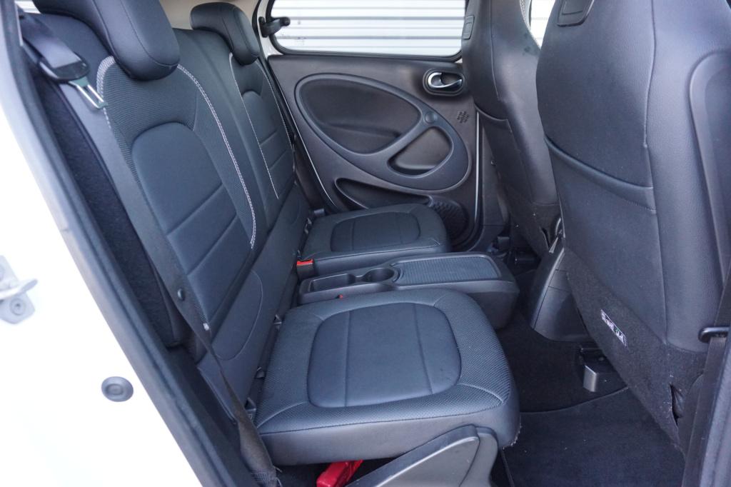 Smart Forfour 1.0 t brabus automaat panoramadak / navi / cruise / camera / 