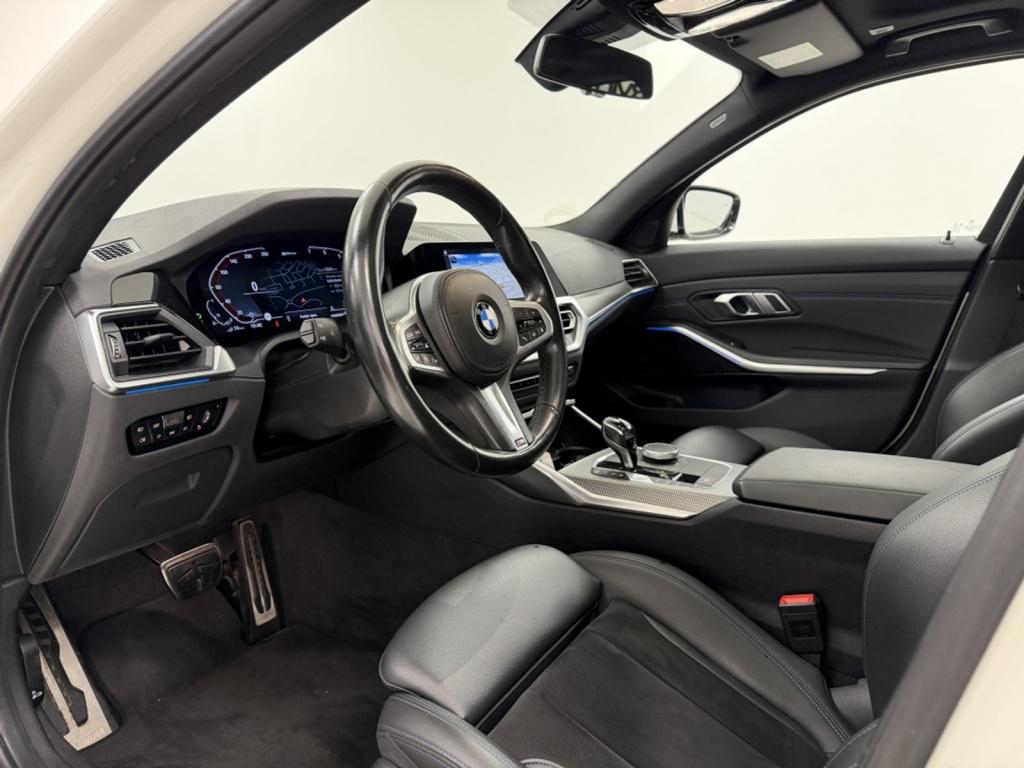 BMW 3-serie 330e m-sport | schuif/kanteldak | trekhaak | 360 camera |