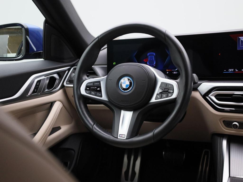 BMW I4 edrive35 m-sport 70 kwh | panoramadak | oyster leder | stoelverwarmi