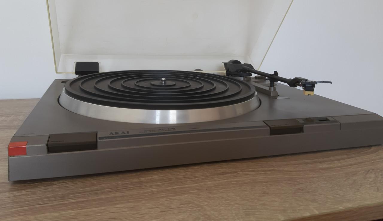 Akai AP-D210  platenspeler